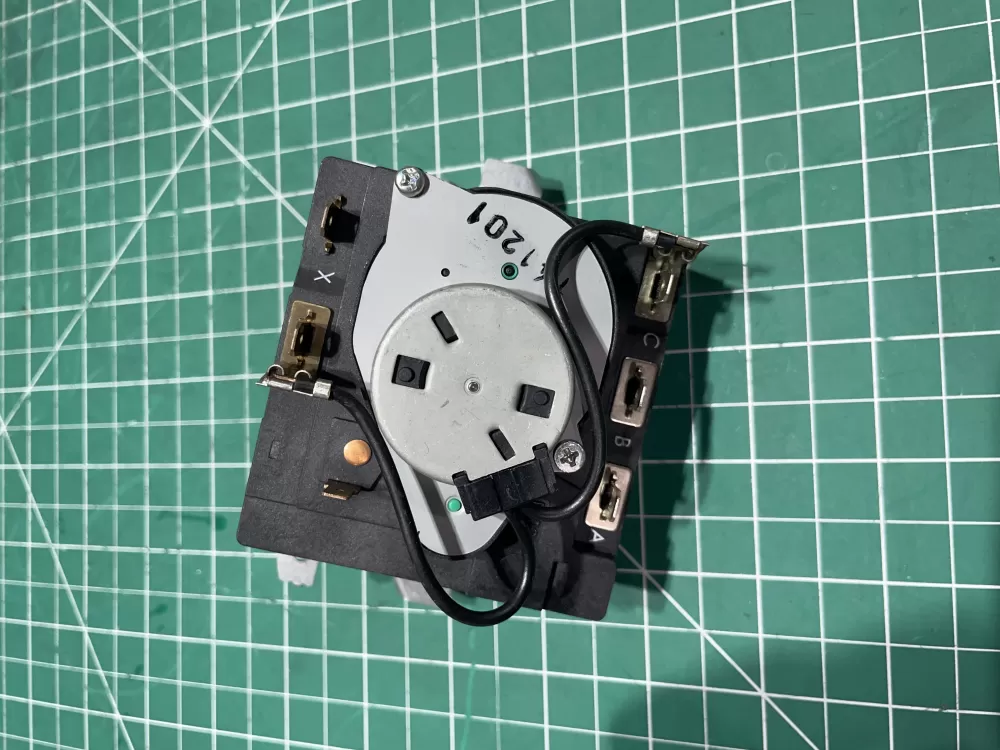 Hotpoint  General Electric WE4M364 WE4M533 Dryer Timer AZ153260 | KM644