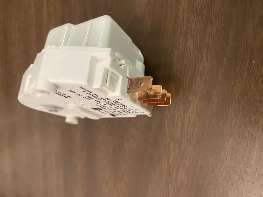 Frigidaire Kenmore AP2111929 12762 Refrigerator Defrost Timer  AZ78490 | BK1744