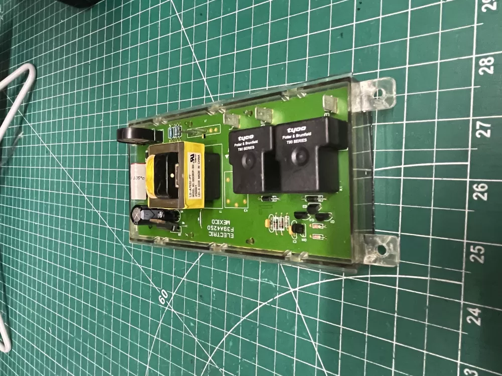 Frigidaire  Kenmore  Westinghouse AP6892696 316222801 316222803 316222803R 316222807 316455400 5304518660 PS12728848 Range Control Board