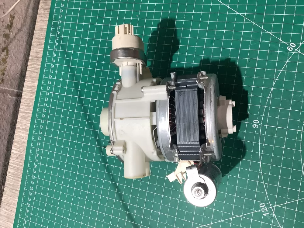 Miele 6770512 Dishwasher Circulation Pump Motor AZ191143 | SL72