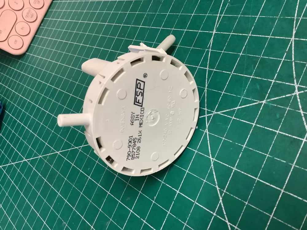 Whirlpool W10231398 Pressure Switch AZ202181 | SL127