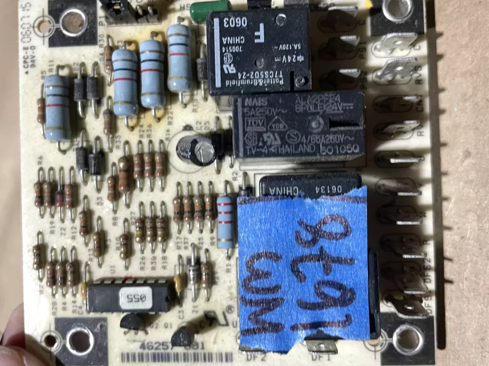 York Luxaire Coleman 1084-83-550 Heat Pump Defrost Board  AZ73797 | Wm1678