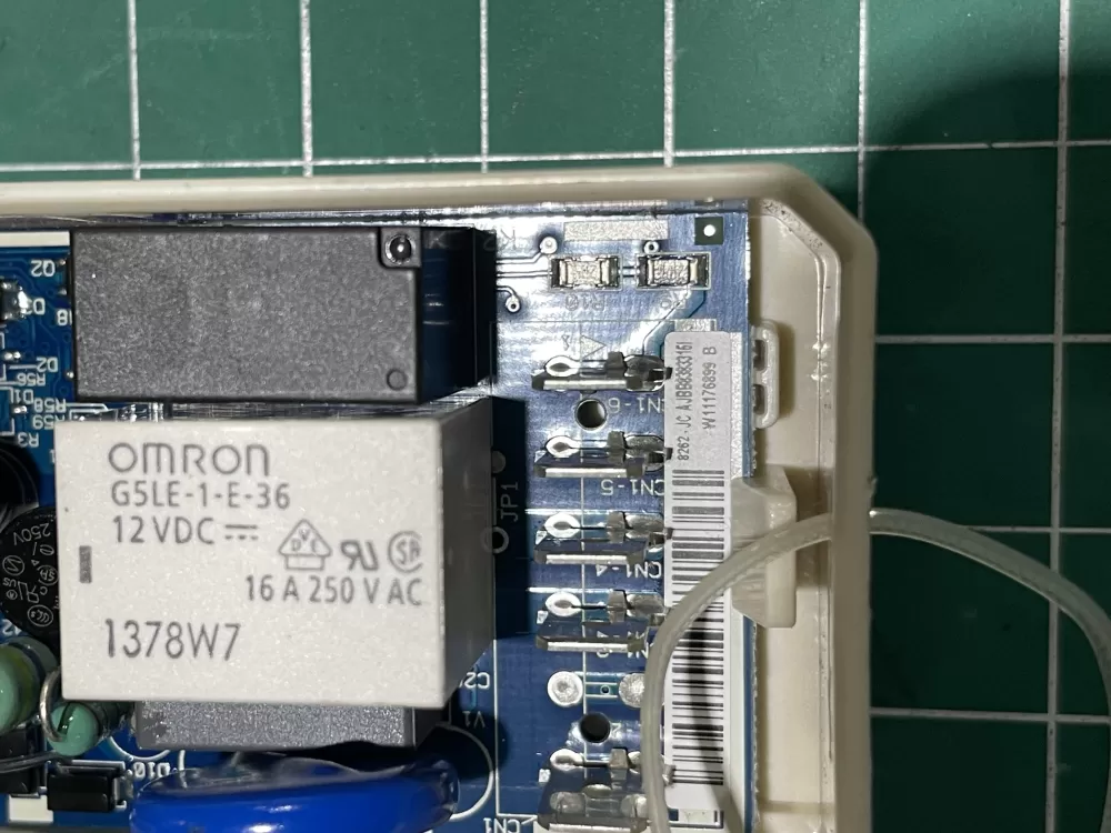Whirlpool W11176901 W11176899 Refrigerator Control Board AZ133728 | KM1709