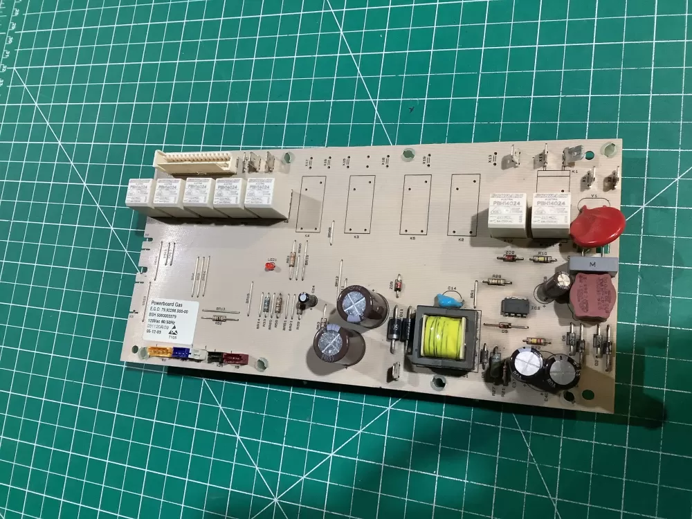 Bosch  Thermador 5060003379 Stove Board