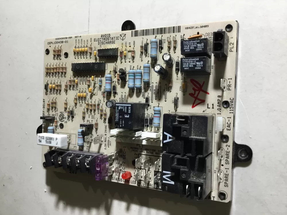 Carrier Payne CEPL130438-01 Furncace Control Board AZ44076 | NR1758