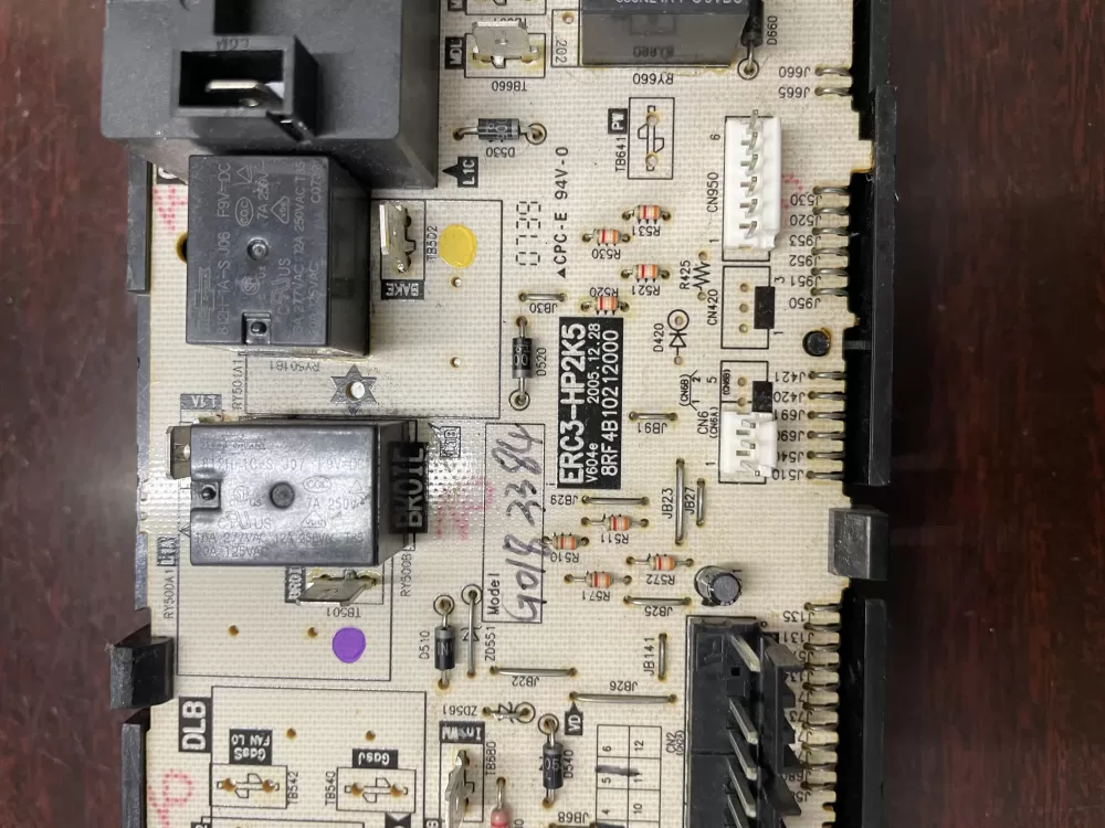 WB27T11007 GE Range Control Board Clock   AZ28926 | KMV191