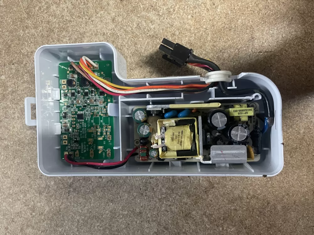 Kenmore  Whirlpool  Jenn-Air  KitchenAid W11038857  AP6039992  W10292715  W10356137  WPW10292715  WPW10356137  4461798  PS11773197  W10724241 Refrigerator Inverter Control Board