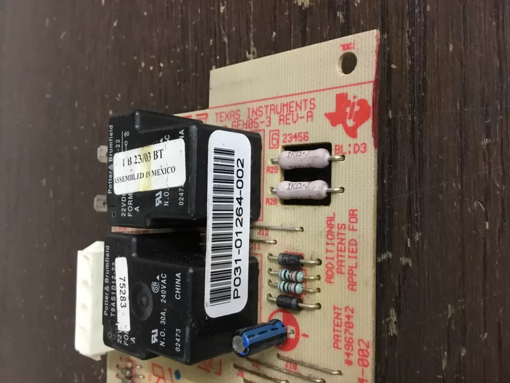 York Luxaire Coleman 031-01264-002 Furnace Control Circuit Board AZ14786 | NR557