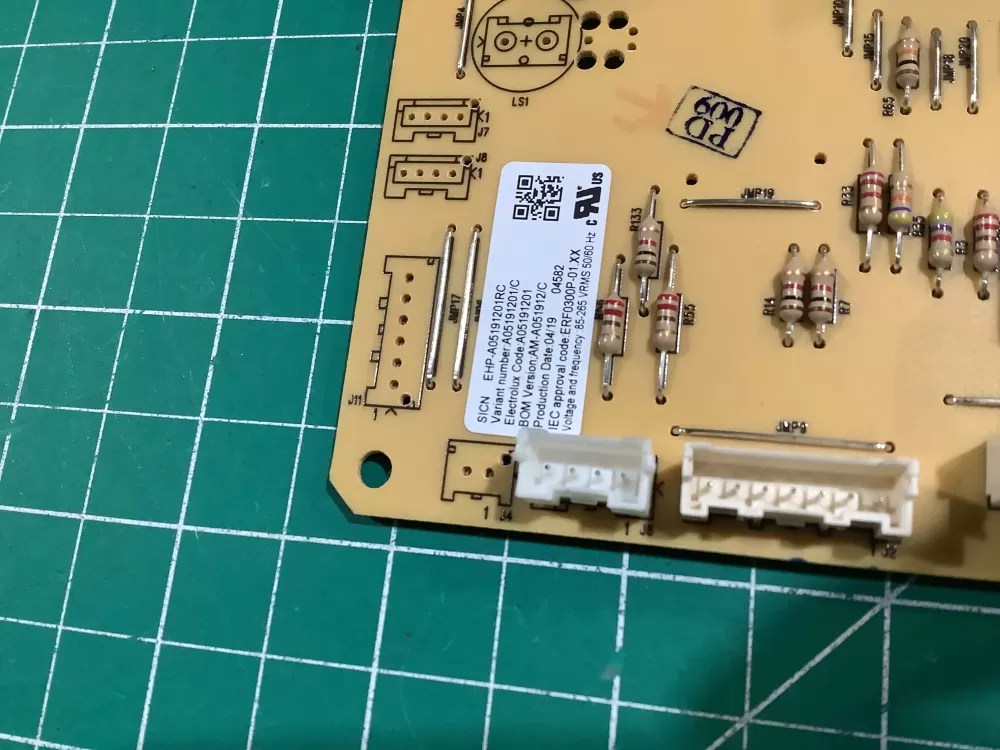 Frigidaire A05191201RC Refrigerator Control Board Circuit AZ145334 | NR2417