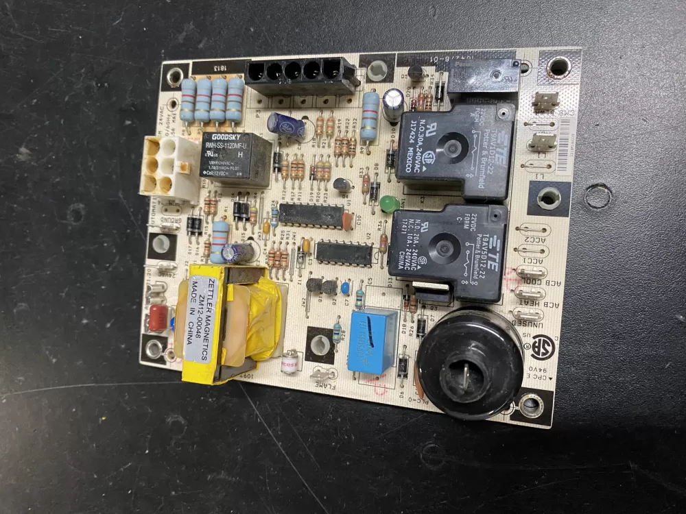 Lennox 1097-83-505A Furnace Control Board AZ16915 | BK998