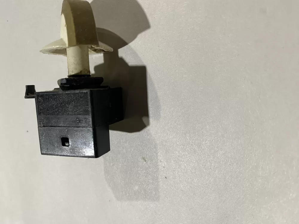 Maytag KitchenAid Kenmore AP6008373 Dryer Start Switch AZ141355 | BK1684