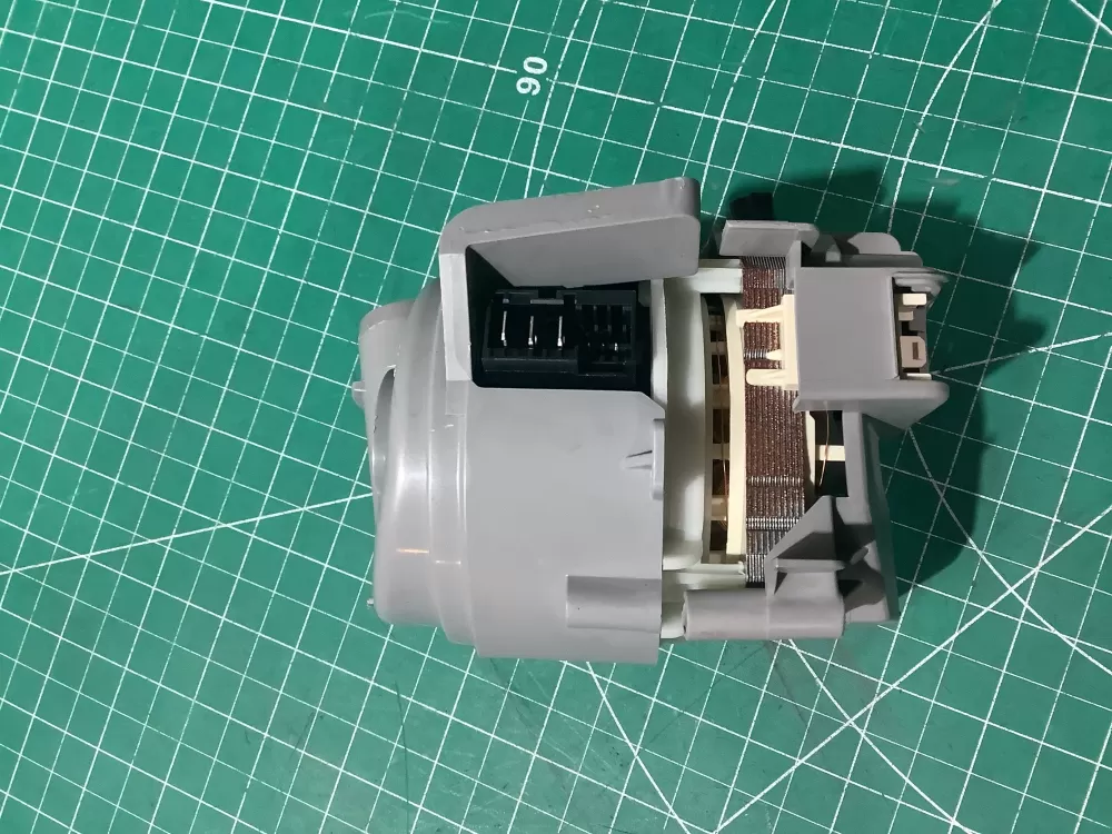  9000833972 circulation pump and motor assembly