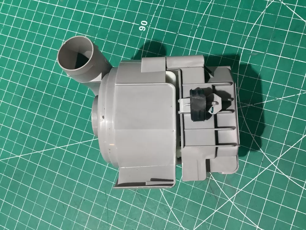 Bosch dishwasher circulation pump and motor assembly AZ195631 | AR255