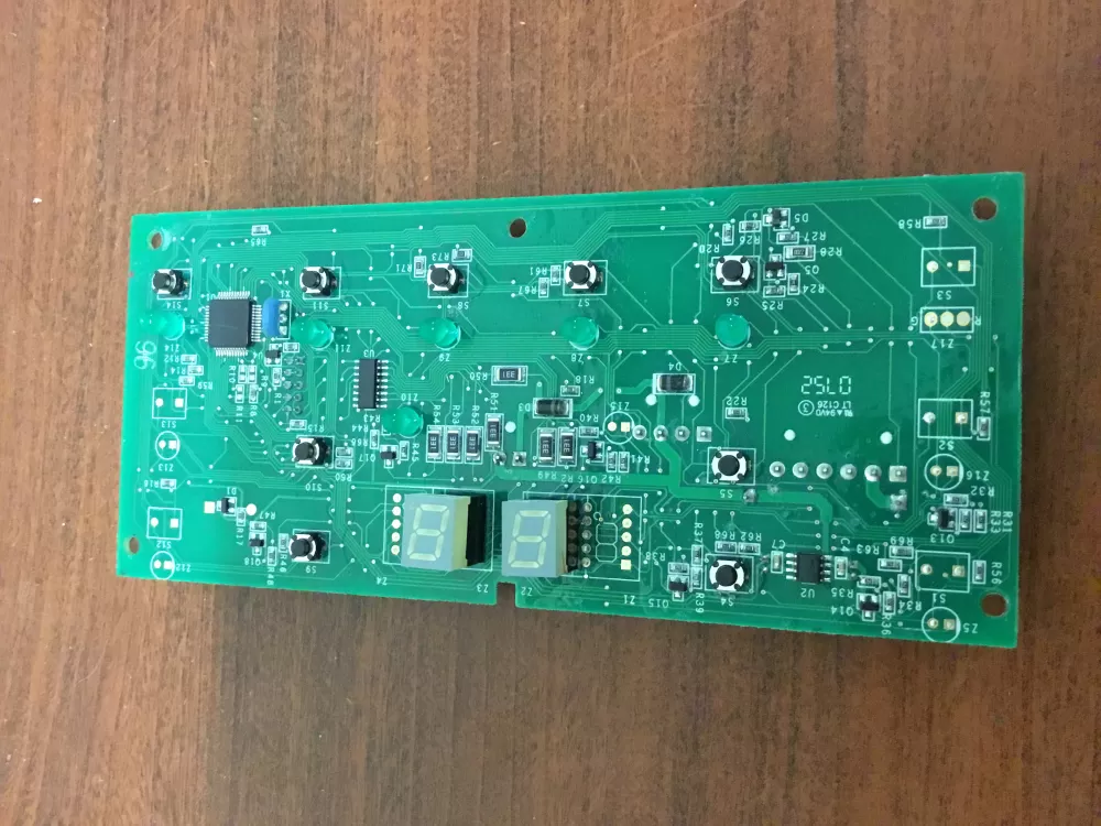 GE  Hotpoint 200D7355G006 Refrigerator Control Board Dispenser