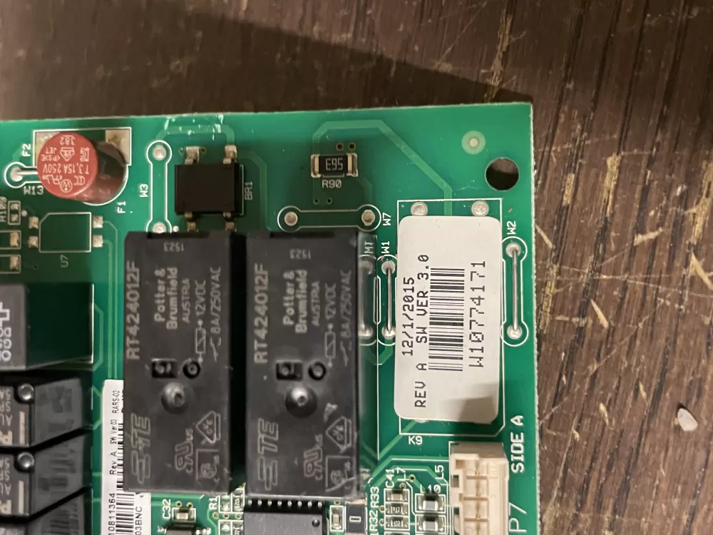Whirlpool Jenn Air Maytag W10774171 Refrigerator Control Board AZ43198 | Wm1737