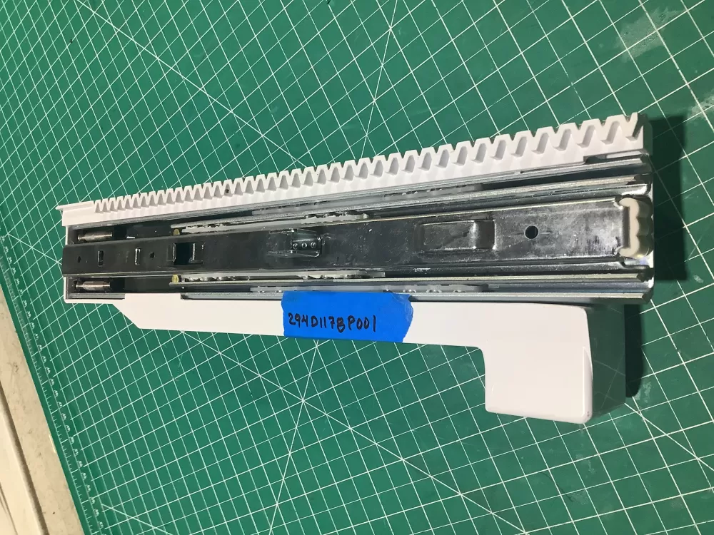 GE 294D1178P001 Refrigerator Rail AZ134189 | SL252