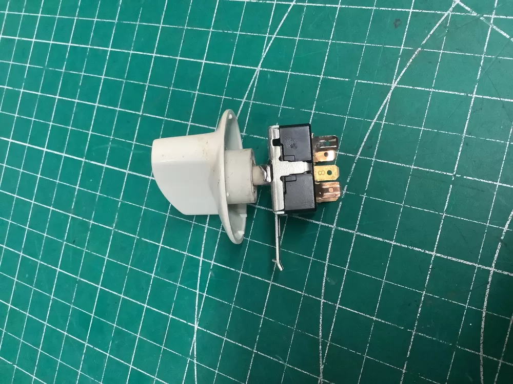 Hotpoint 175D2314P013 Washer Temperature Switch AZ205639 | SL119