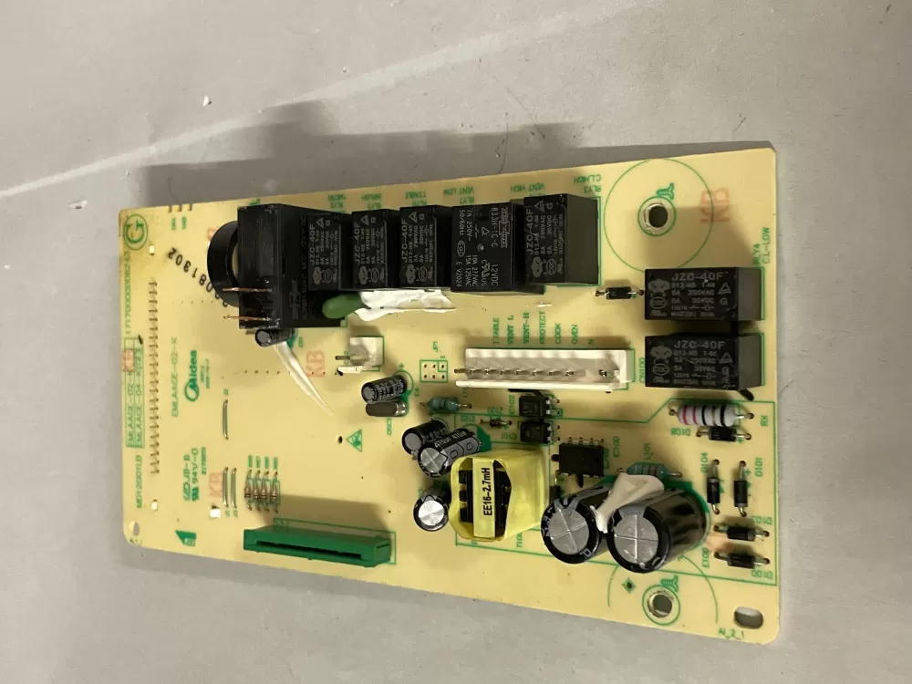 GE MD12001LB EMLAAGE-04-K 17170000008243 Microwave Control # AZ219763 | Wm1810