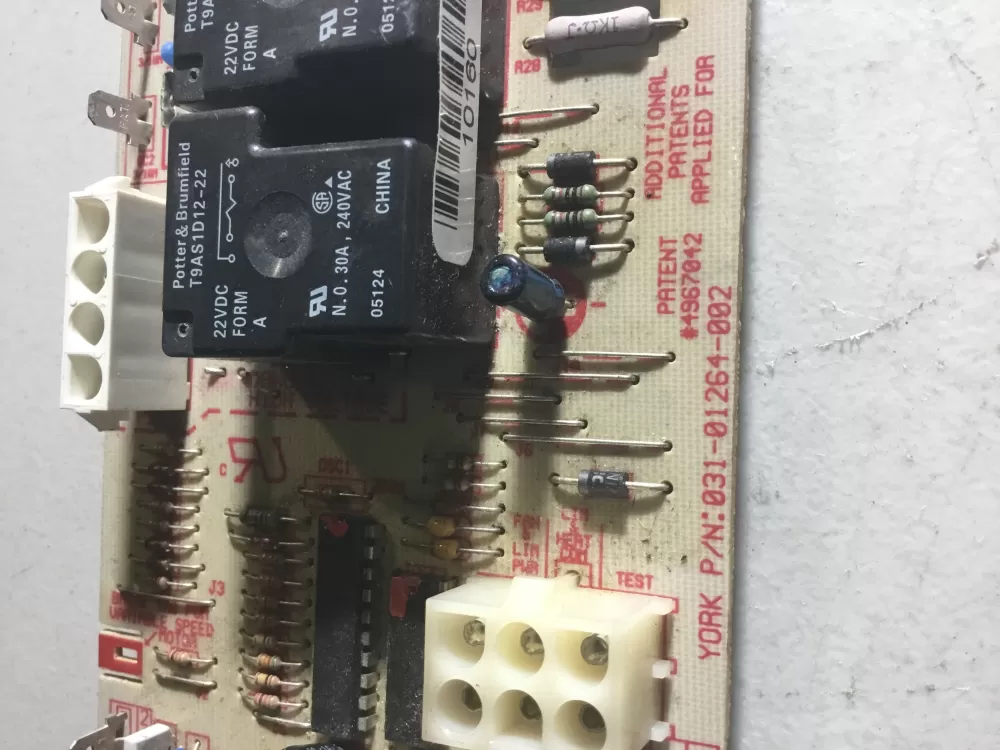York Luxaire Coleman 031-01264-002 Furnace Control Circuit Board AZ44909 | NR853