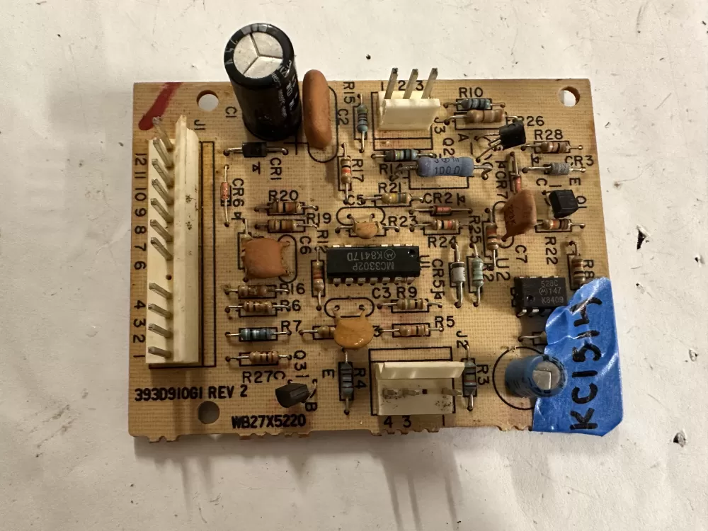 GE WB27X5220  393D910G1 Range Control Board
