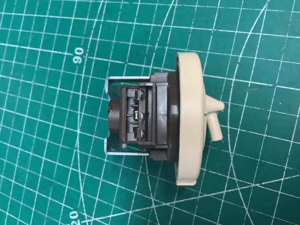 LG 6601ER1006E Washer Pressure Switch AZ205625 | SL119
