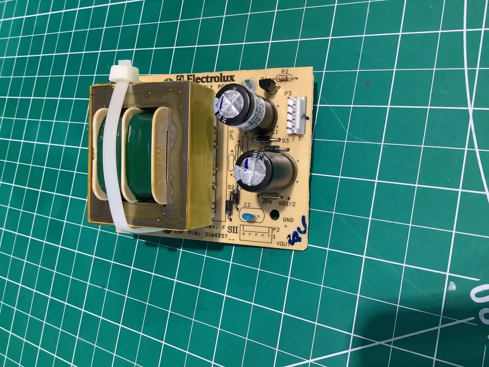316435703 Frigidaire Board