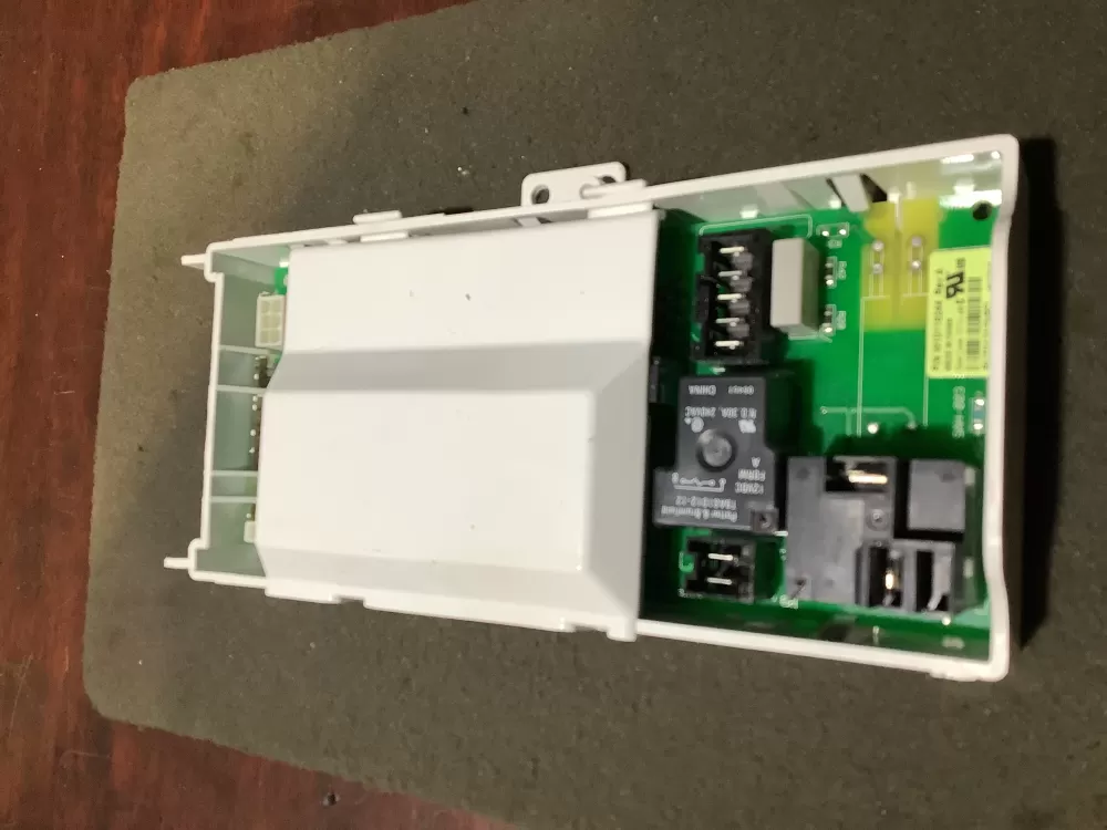 Whirlpool  W10067050  W10074280  W10111608  W10111610  W10111617  W10111617R  W10118244  W10118244R  1470202  3978983  PS11748356  WPW10111617  AP6015084  W10111617 Dryer Control Board