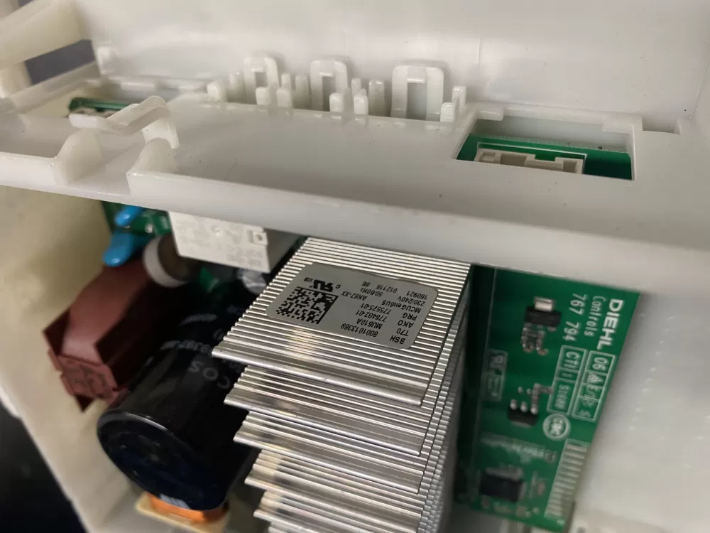 Bosch 8001013369 Washer Motor Control Board AZ13305 | BKV132