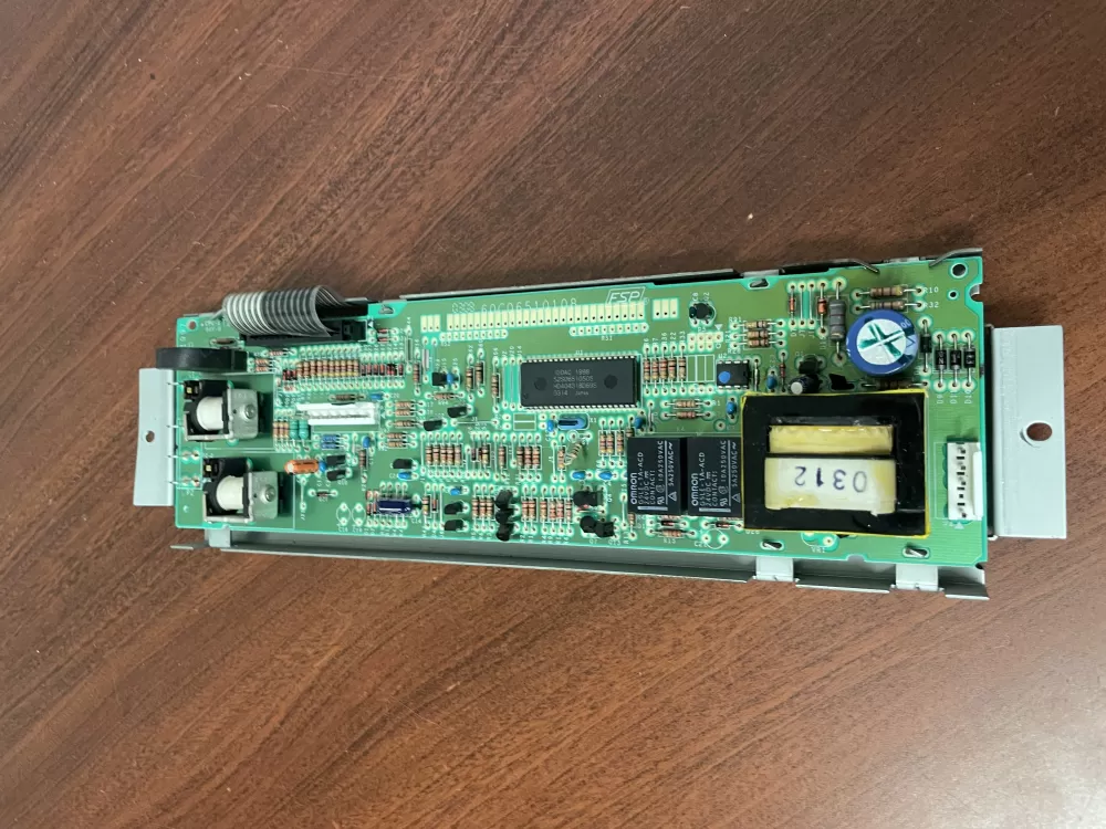 Whirlpool 8524255  AP3593657  1027996  8523286  AH898051  EA898051  PS898051  100-01072-80 Oven Control Board