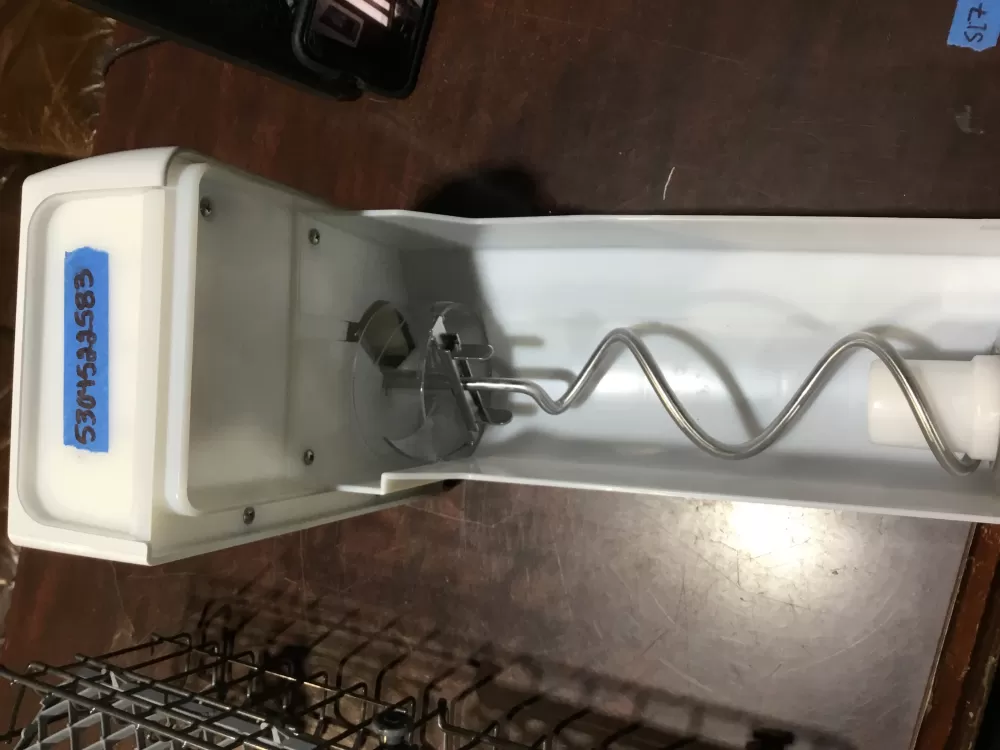 Frigidaire 5304519203 5304519204 5304519210 5304522583 5304529555 5304529556 5304529557 5304529559 5304529560 5304530081 140068091069 5303918901 Refrigerator Housing For