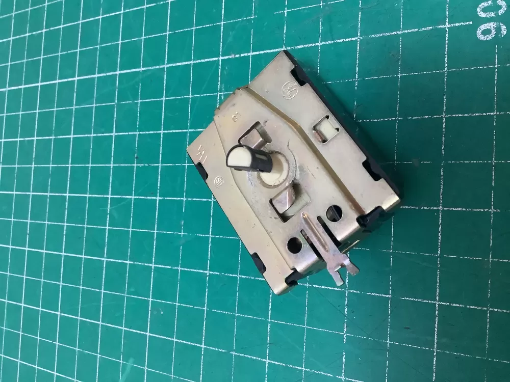 Frigidaire 131858100C Washer Temperature Switch AZ223438 | SLA85