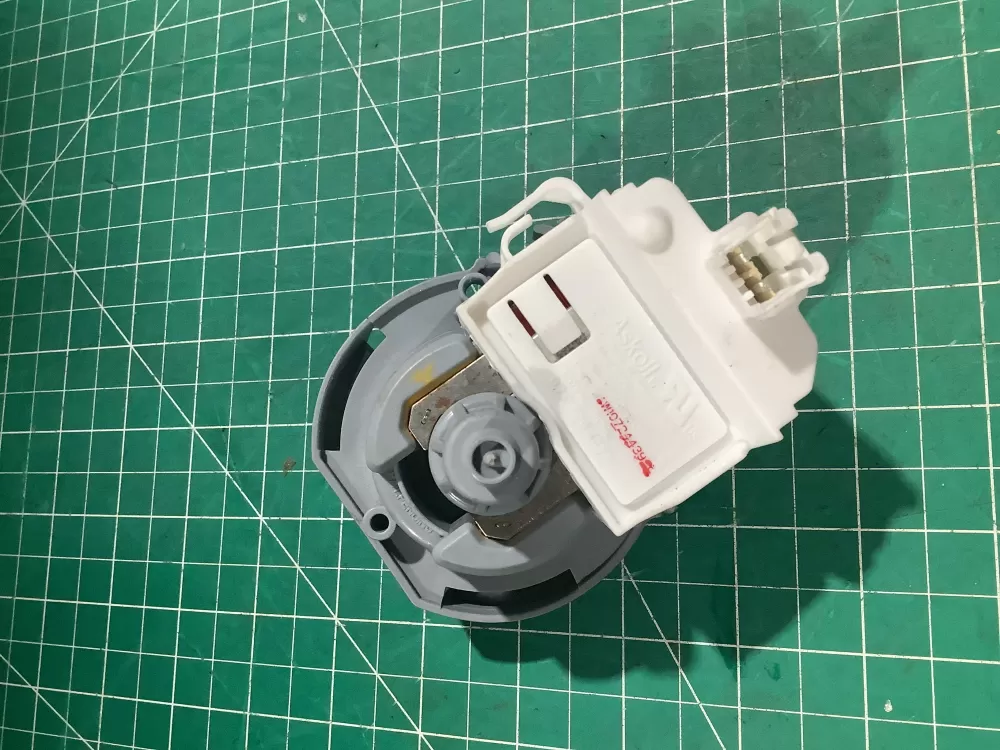 Whirlpool W10724439 Dishwasher Water Drain Pump Motor AZ136218 | SL253