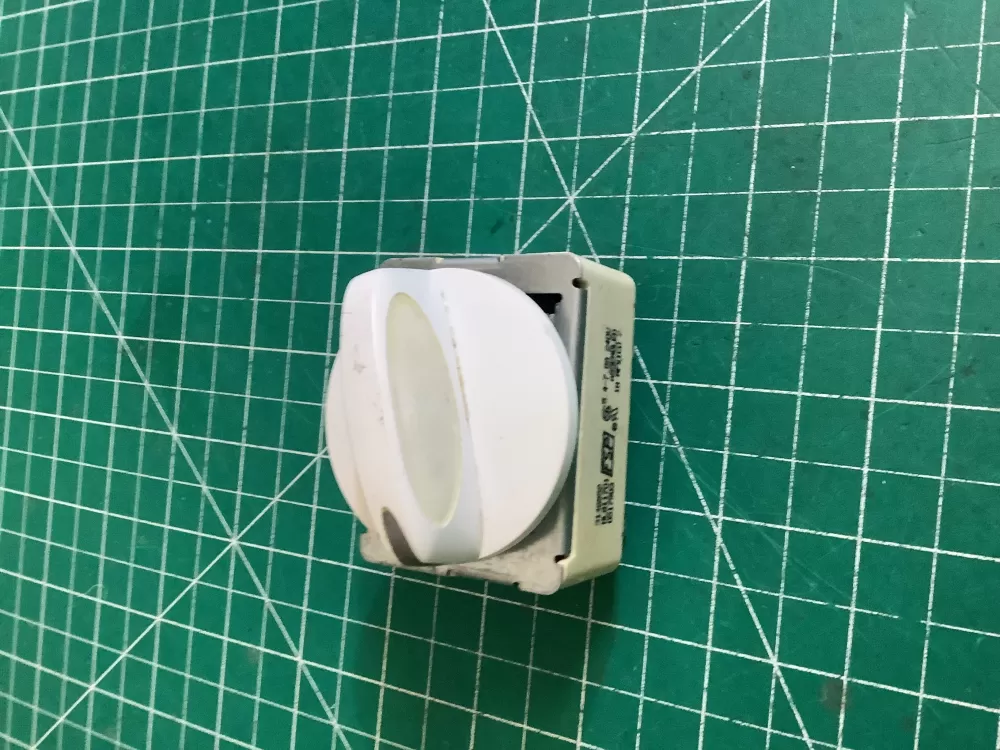 Whirlpool Maytag Roper NL811701 Range Burner Control Switch AZ171325 | NR451