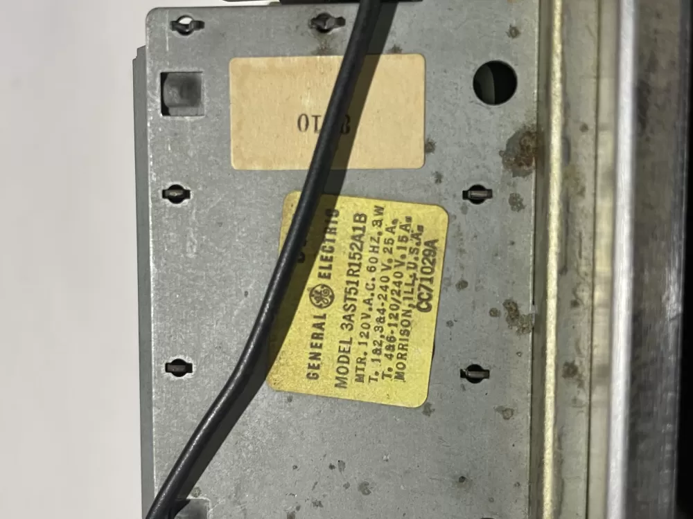 AMANA RANGE CLOCK/TIMER R0704005 307279-1 AZ133394 | Wm969