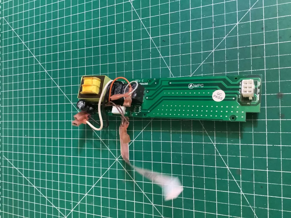 Frigidaire 40498600 Refrigerator Control Board Dispenser AZ170640 | NR2611