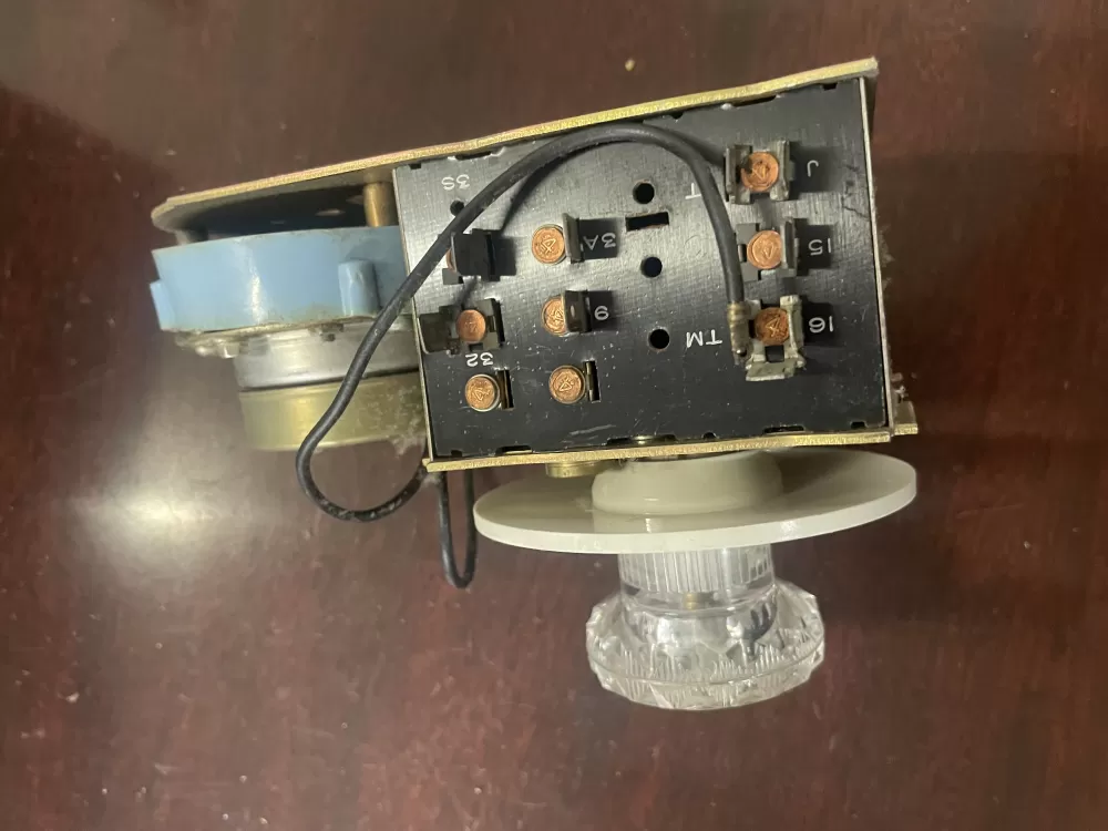 Vintage Maytag 2-4454-1 Timer with knob AZ38341 | KM111