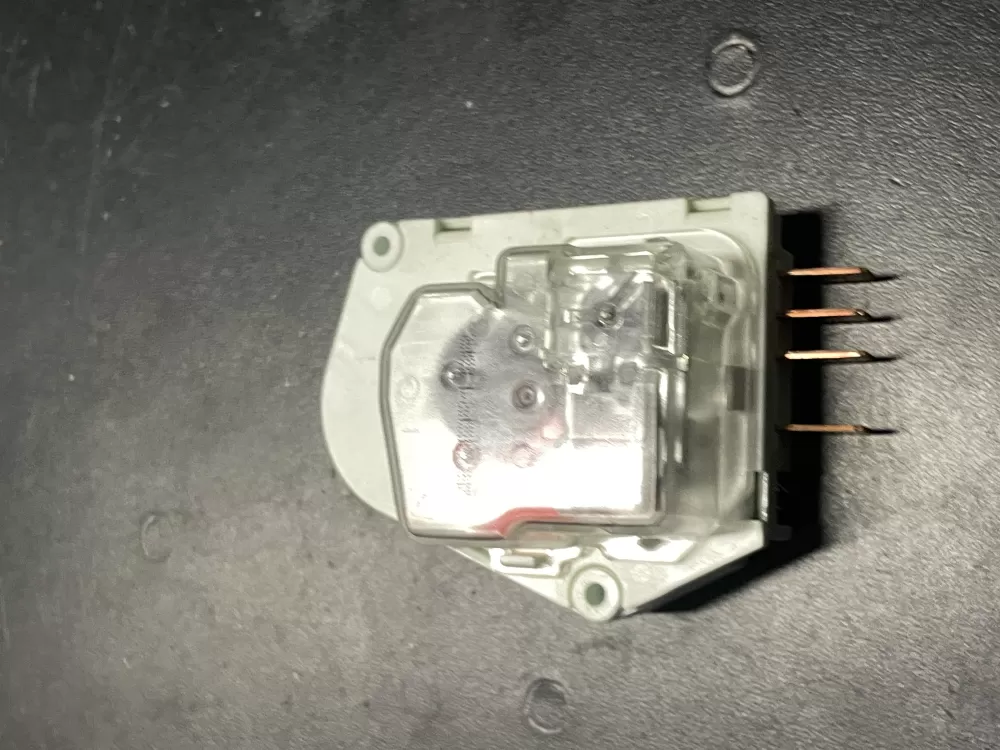 DB2C-1430-1D5 Refrigerator