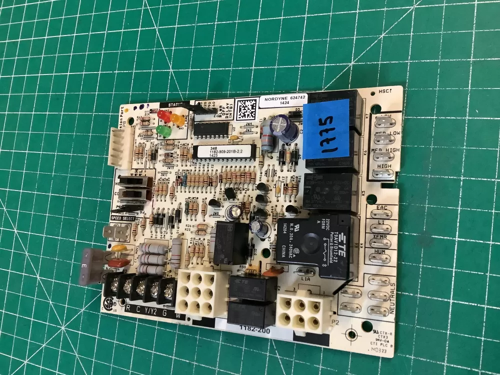 Nordyne 1182 83 2003C 624844 201 Furnace Control Board AZ217662 | NR1775