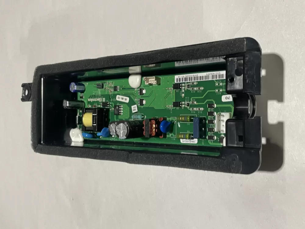 Frigidaire 1610C140363574  241801810 Refrigerator Control Board