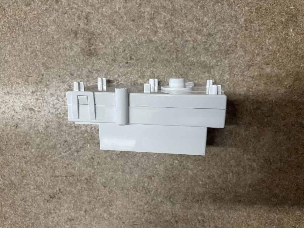 GE REFRIGERATOR DEFROST TIMER PART # WR09X28646 AZ20639 | KM1039