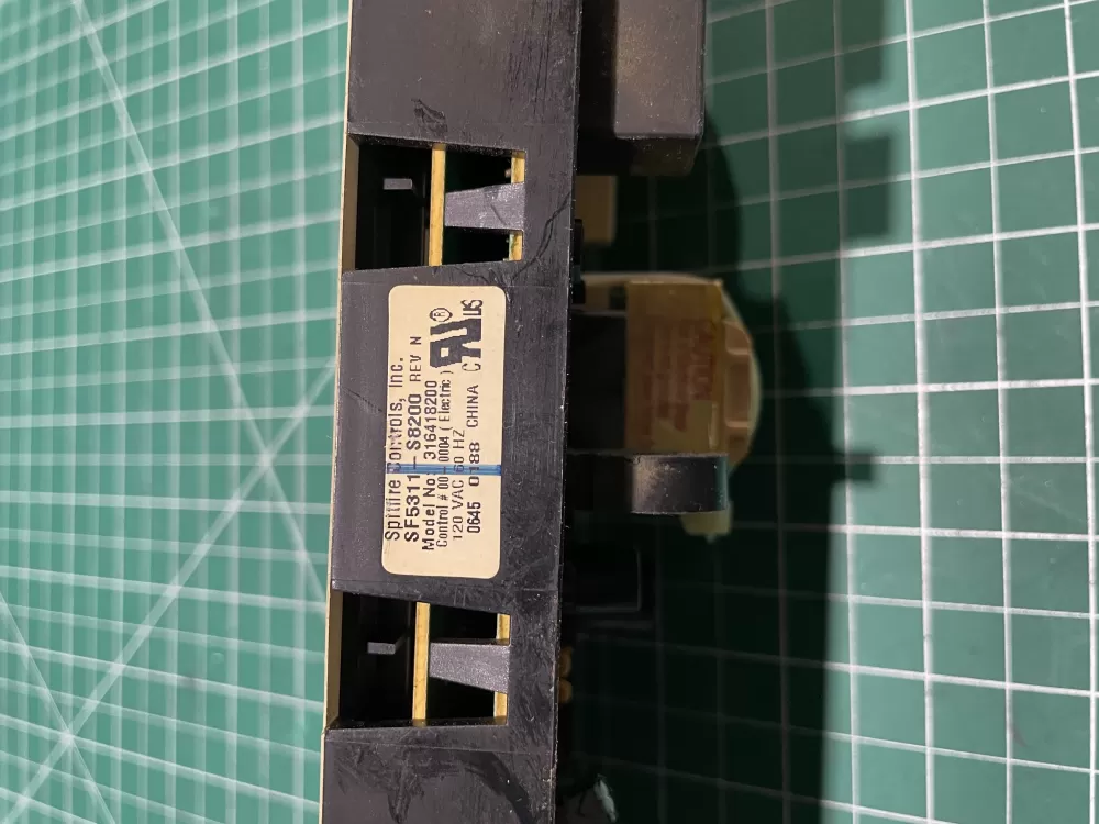 Frigidaire 316418200 316557100 316557115 Range Control Board AZ132740 | KM1455