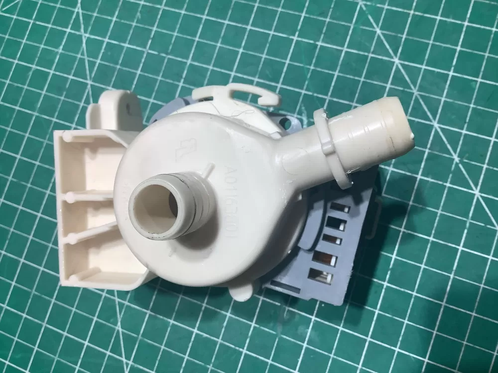 Electrolux 132115811 Washing Machine Drain Pump AZ160897 | SL158