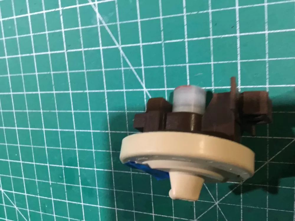 GE Samsung KS1B Washer DPS Pressure Switch Water AZ158514 | Sl94