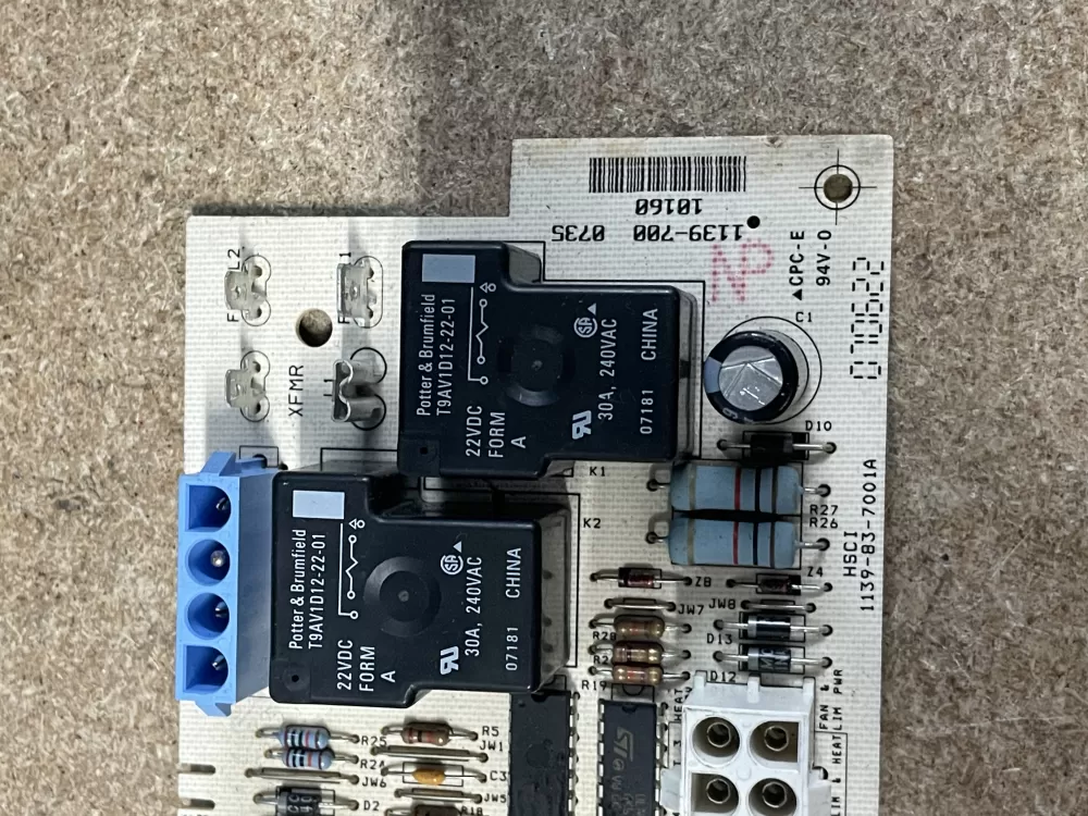 York  Coleman 1139-700 1139-83-7002 10160 Furnace Control Board