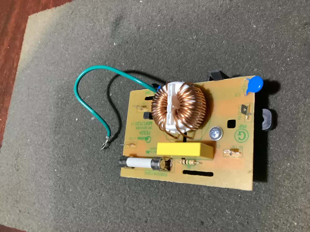 GE 700039028 Microwave Control Board AZ126832 | NR2293