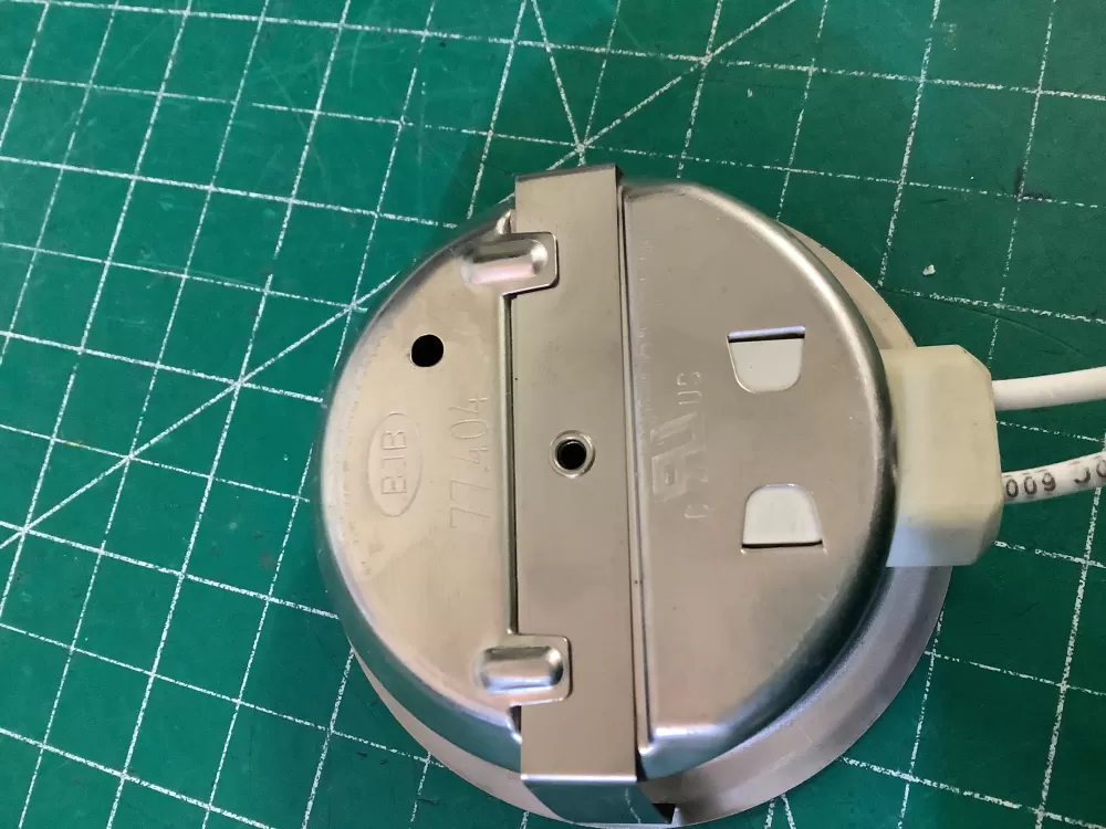 77.404 77.404 77.404  speaker AZ208959 | NR799