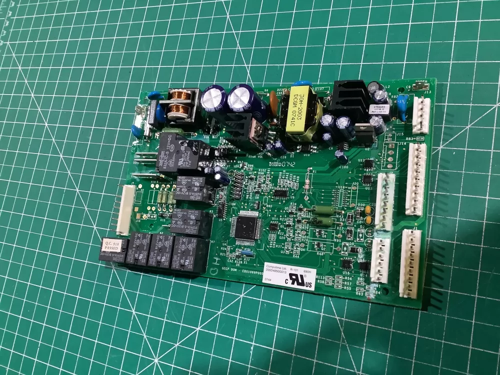 GE Hotpoint 200D4850G013 Refrigerator Control Board AZ155063 | NR104