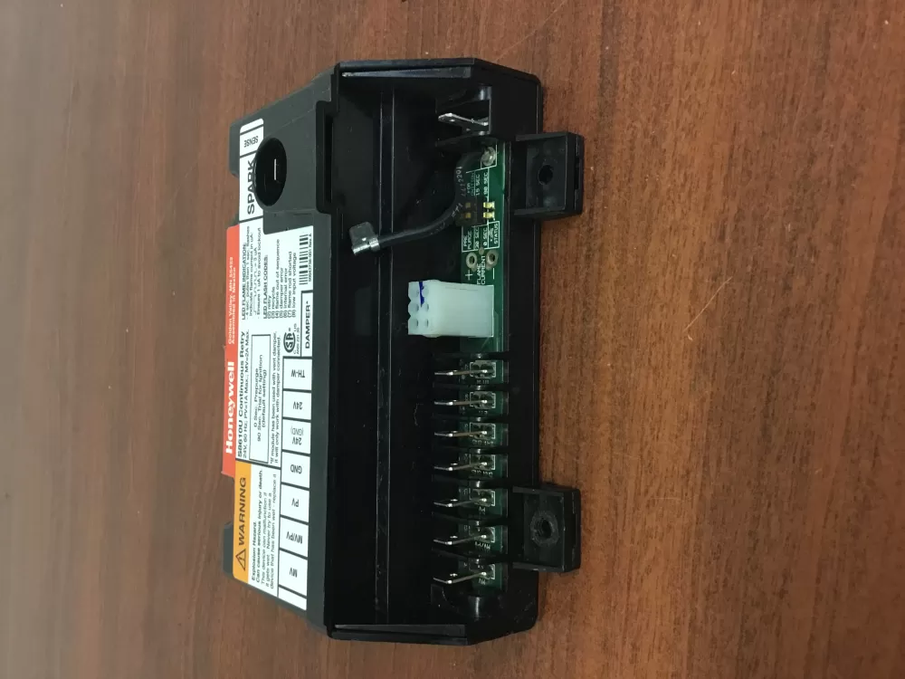  50043738-001 Furnace Control Board Honeywell Ignition