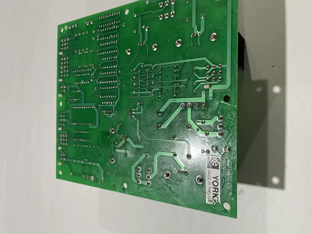 York Chiller Rev A Expansion PCB Circuit Board PCB32671R013 AZ165413 | Wm2548