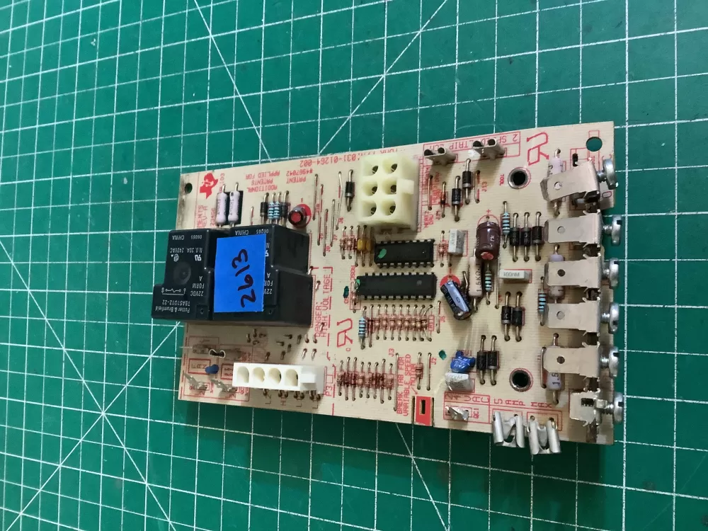 York Luxaire Coleman 031-01264-002 Furnace Control Board AZ171866 | NR2613